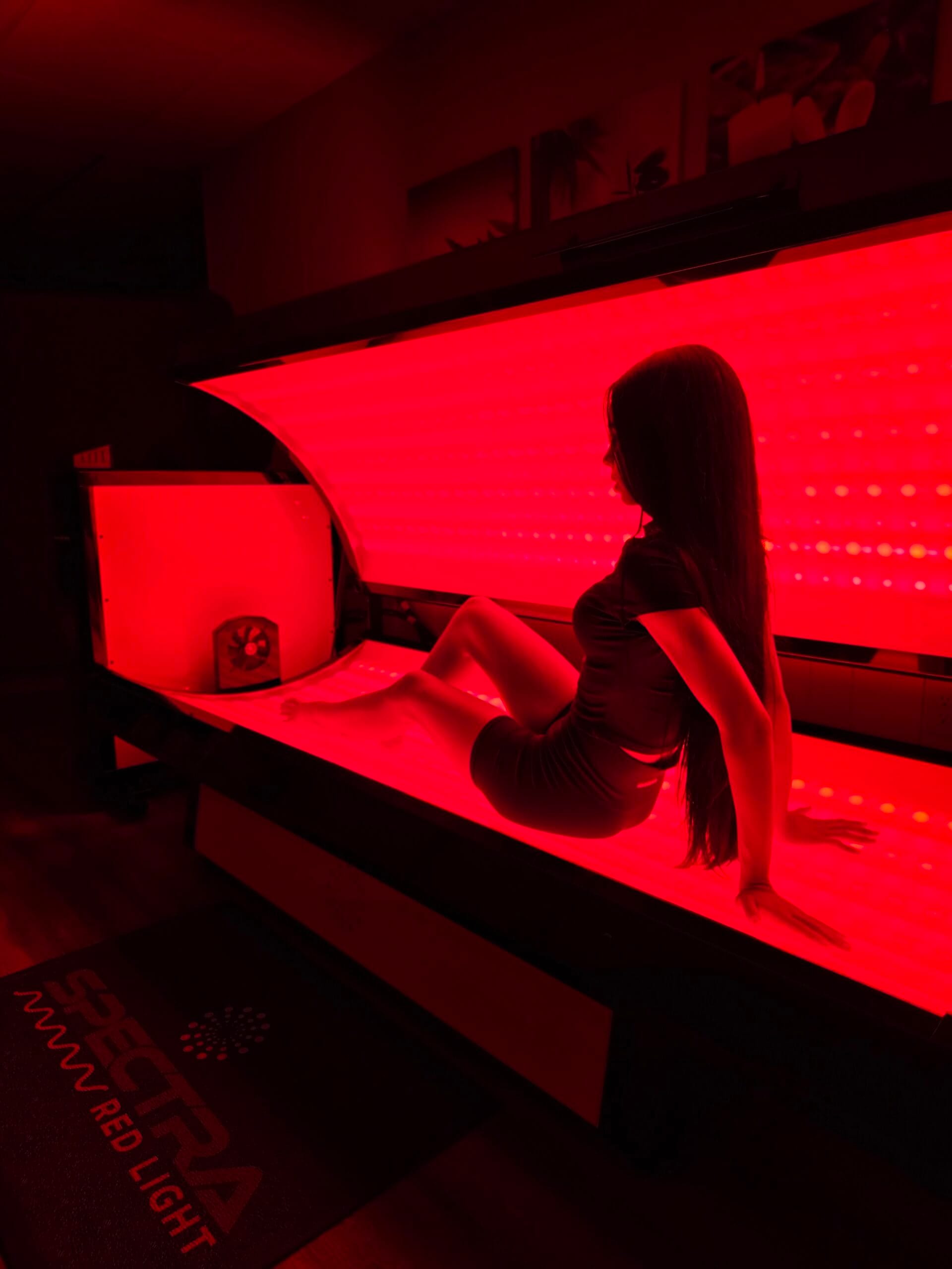 How to Combine Cryotherapy and Red Light Therapy